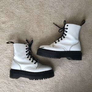 White platform doc martens! Size eu 38